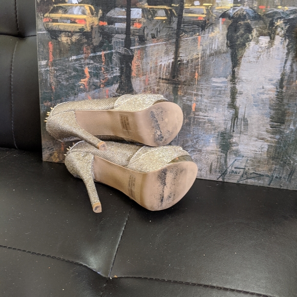 Spiked Stilettos - Picture 6 of 9